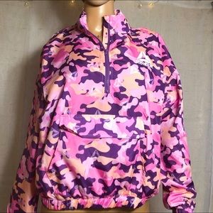 NWT Girls  Windbreaker Pullover Jacket Pink Reebok Camouflage Girls Size (10-12)